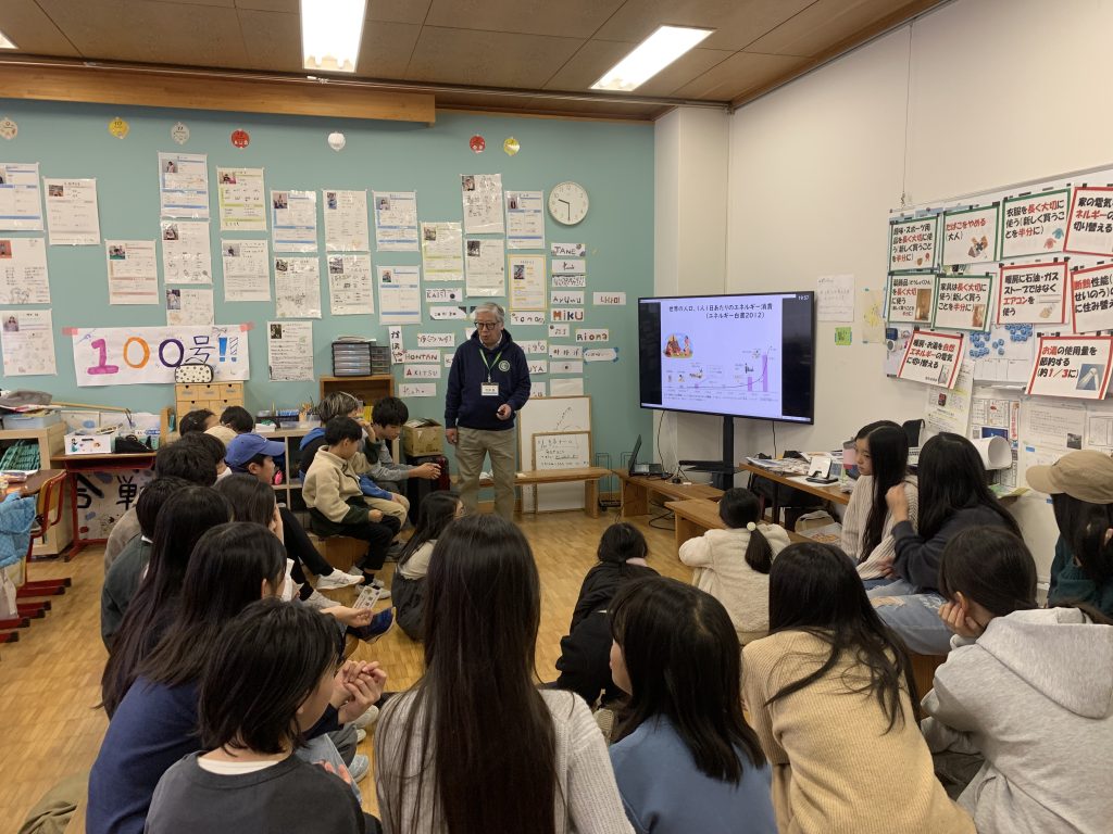 ワークショップに夢中になる子どもたち